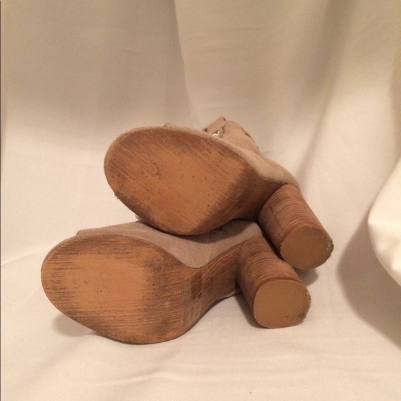 House of Harlow Suede Booties - Picture 4 of 6